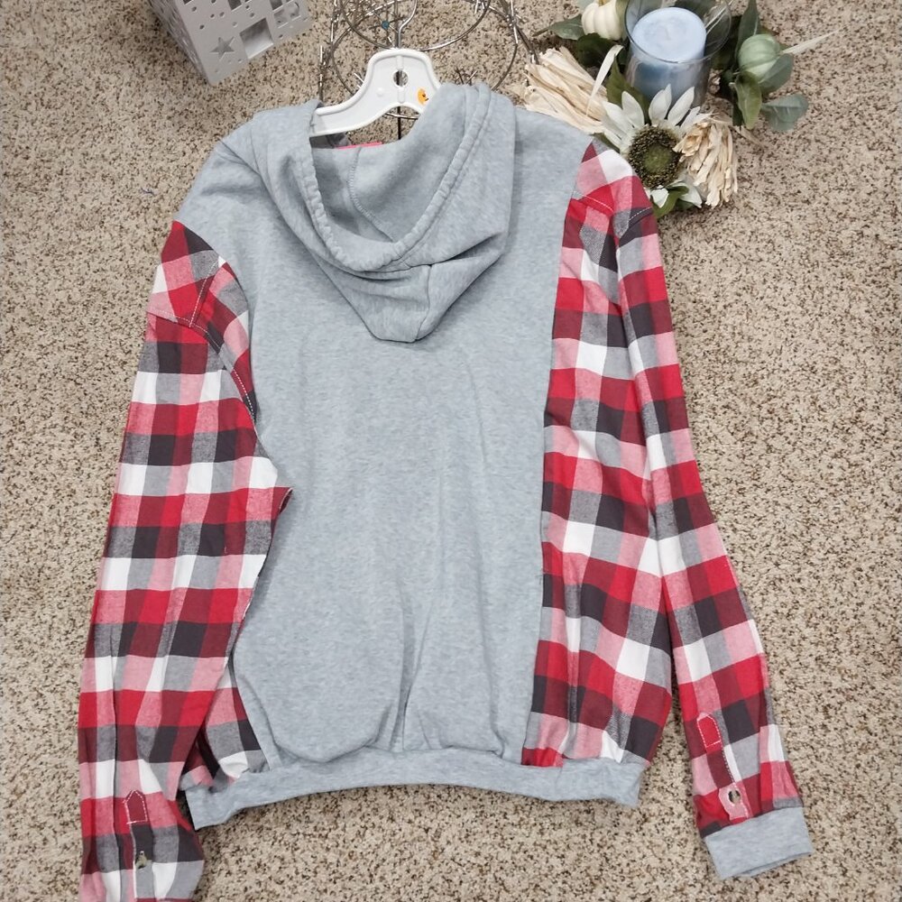 3426 Size XL/1X Handmade Upcycled Oversized Sweatshirt in Red and Grey. - Picture 4 of 4